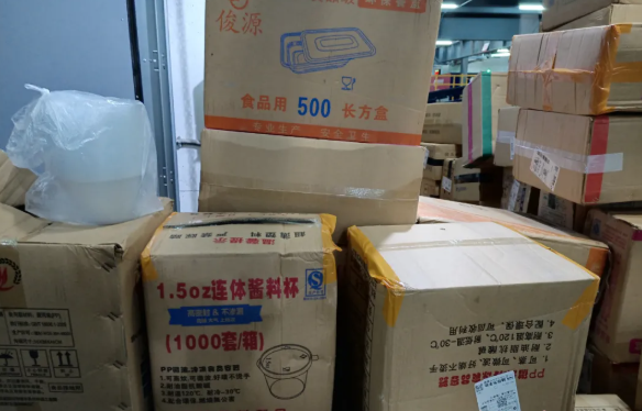 运输750箱一次性不可降解塑料制品入岛​，快递公司被立案调查！